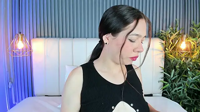 SaraRiley online show from December 3, 10:52 pm