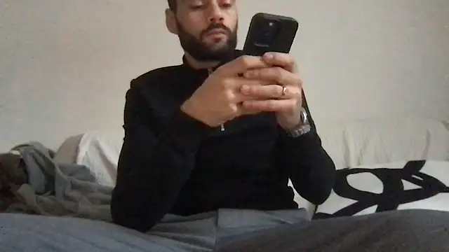 Snapshot of athenphysics chatting on December 1, 9:47 am athenphysics online show from December 1, 9:47 am