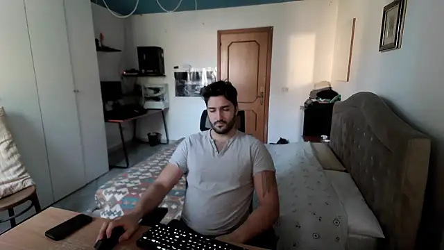 Snapshot of Alexox02 chatting on December 19, 10:34 am Alexox02 online show from December 19, 10:34 am