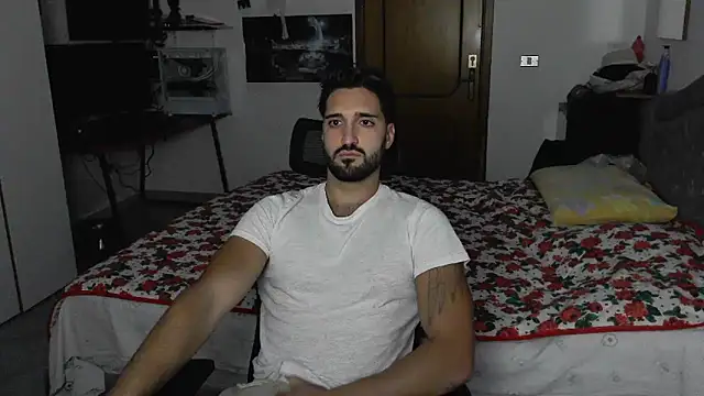 Snapshot of Alexox02 chatting on October 13, 5:57 pm Alexox02 online show from October 13, 5:57 pm