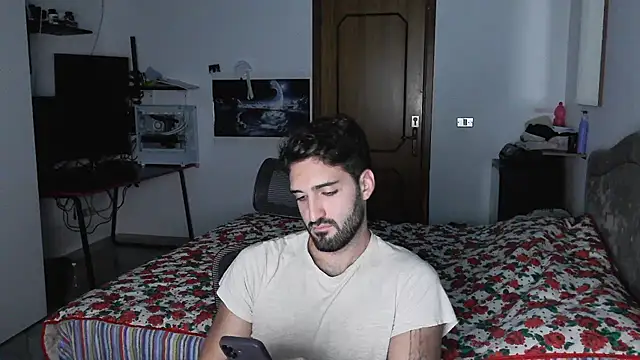 Snapshot of Alexox02 chatting on October 28, 8:44 pm Alexox02 online show from October 28, 8:44 pm