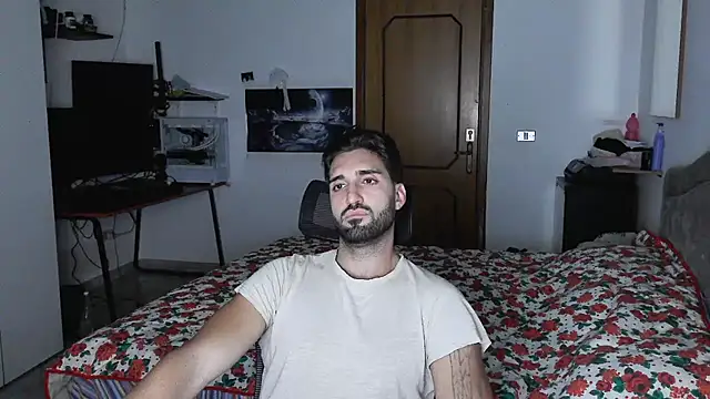 Snapshot of Alexox02 chatting on October 29, 7:04 pm Alexox02 online show from October 29, 7:04 pm