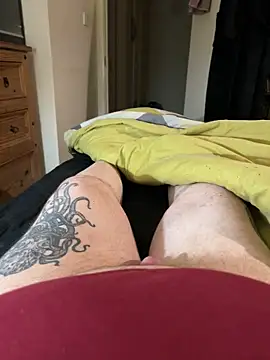 Snapshot of chatting on November 27, 9:28 pm online show from November 27, 9:28 pm