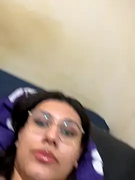 Snapshot of allana_freire chatting on September 17, 6:31 pm allana freire online show from September 17, 6:31 pm