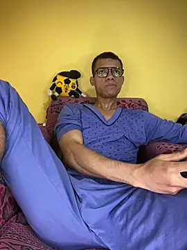 Snapshot of MoiseXxx_777 chatting on January 23, 10:22 am MoiseXxx 777 online show from January 23, 10:22 am
