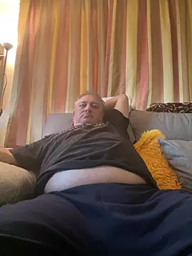 Snapshot of Russirayu chatting on February 28, 3:26 pm Russirayu online show from February 28, 3:26 pm