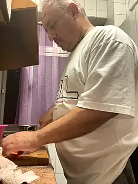 Snapshot of Russirayu chatting on October 15, 6:30 pm Russirayu online show from October 15, 6:30 pm