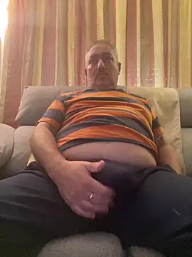 Snapshot of Russirayu chatting on November 10, 4:17 pm Russirayu online show from November 10, 4:17 pm