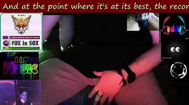 Snapshot of RevilO1180 chatting on February 8, 5:40 am RevilO1180 online show from February 8, 5:40 am