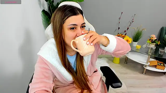 EveEvian online show from May 17, 9:49 am