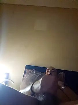 Snapshot of antoniox1978 chatting on December 12, 4:32 pm antoniox1978 online show from December 12, 4:32 pm