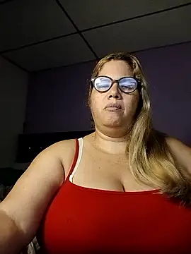 EllisW8 online show from January 8, 10:39 am