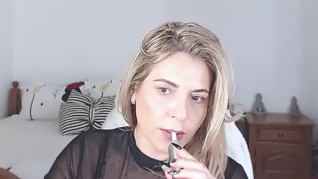 Snapshot of evamaria2024 chatting on February 3, 12:14 pm evamaria2024 online show from February 3, 12:14 pm