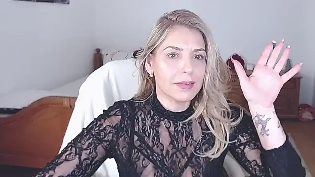 Snapshot of evamaria2024 chatting on February 14, 11:10 am evamaria2024 online show from February 14, 11:10 am