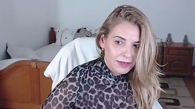 Snapshot of evamaria2024 chatting on March 4, 2:10 pm evamaria2024 online show from March 4, 2:10 pm