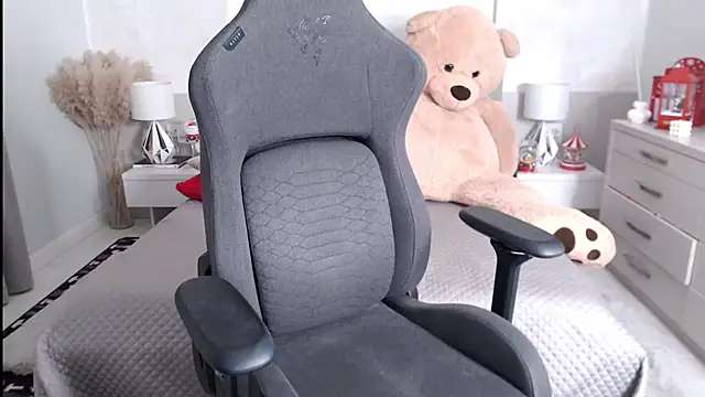 Smileyouarehere online show from February 2, 10:28 pm