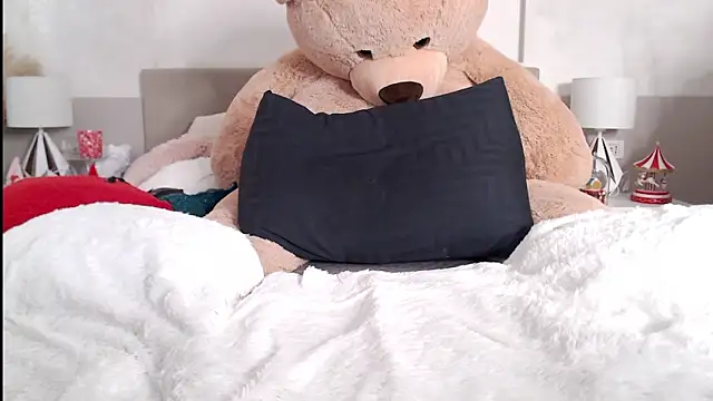 Smileyouarehere online show from February 20, 2:46 pm