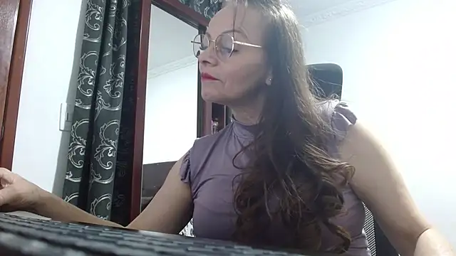 Snapshot of asleycavta chatting on October 22, 5:13 pm asleycavta online show from October 22, 5:13 pm