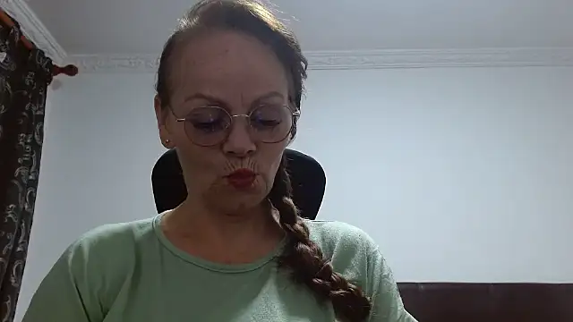 Snapshot of asleycavta chatting on November 21, 8:18 pm asleycavta online show from November 21, 8:18 pm