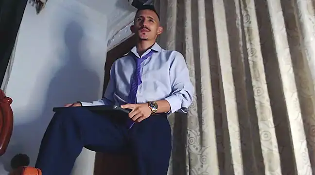 Snapshot of HomeAloneK chatting on January 23, 8:56 pm HomeAloneK online show from January 23, 8:56 pm