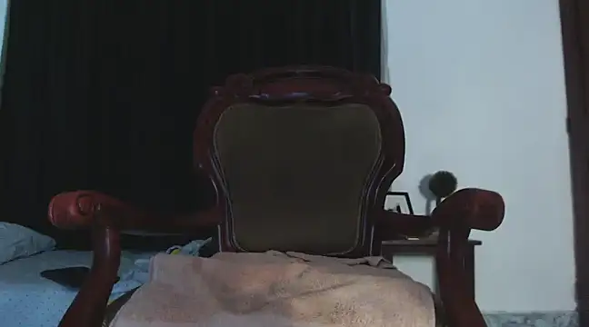 Snapshot of HomeAloneK chatting on February 7, 1:36 am HomeAloneK online show from February 7, 1:36 am