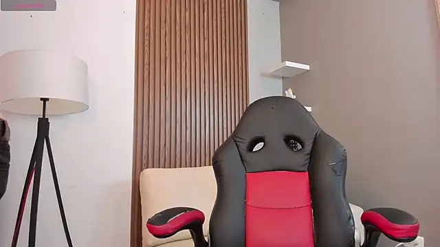 Snapshot of liam_collins21 chatting on February 17, 11:34 am liam collins21 online show from February 17, 11:34 am