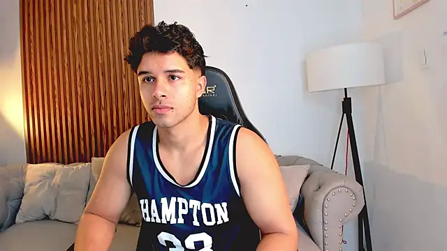 Snapshot of liam_collins21 chatting on November 8, 11:54 am liam collins21 online show from November 8, 11:54 am