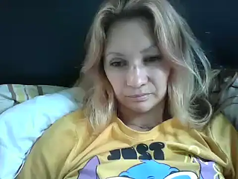 Snapshot of Paulita_x3 chatting on February 4, 4:39 pm Paulita x3 online show from February 4, 4:39 pm