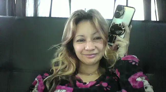 Snapshot of Paulita_x3 chatting on March 20, 11:16 am Paulita x3 online show from March 20, 11:16 am