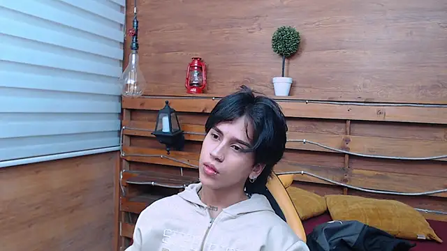 alex 477 online show from February 11, 11:37 am