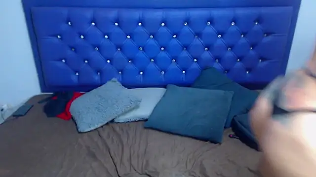 kiwii nasty online show from October 26, 1:11 am