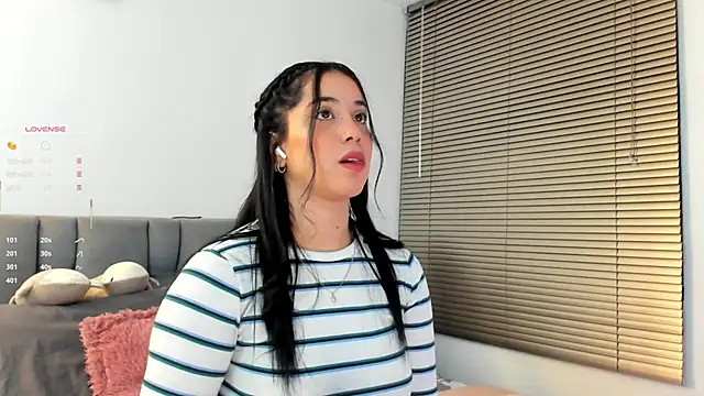 Snapshot of Gigi-bom chatting on January 8, 11:51 pm Gigi-bom online show from January 8, 11:51 pm