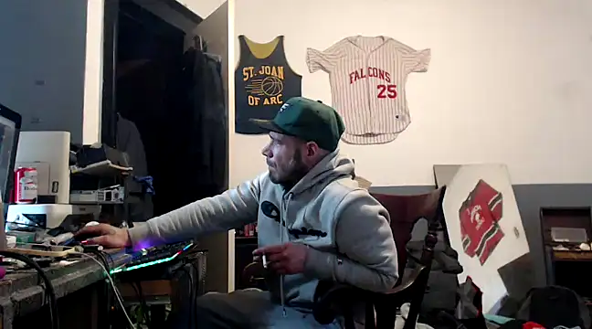 Snapshot of sledge901 chatting on January 16, 7:10 pm sledge901 online show from January 16, 7:10 pm