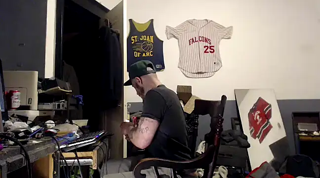 Snapshot of sledge901 chatting on January 16, 10:23 pm sledge901 online show from January 16, 10:23 pm