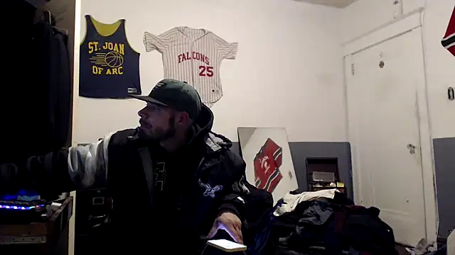 Snapshot of sledge901 chatting on January 28, 5:00 am sledge901 online show from January 28, 5:00 am