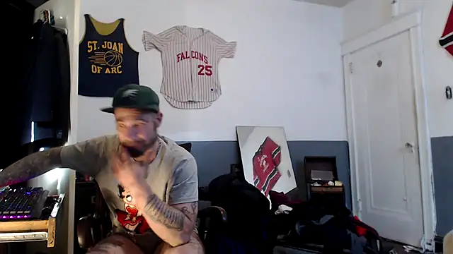 Snapshot of sledge901 chatting on January 28, 4:30 pm sledge901 online show from January 28, 4:30 pm