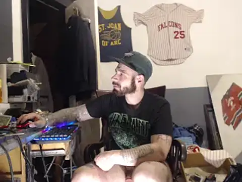 Snapshot of sledge901 chatting on February 13, 1:19 am sledge901 online show from February 13, 1:19 am