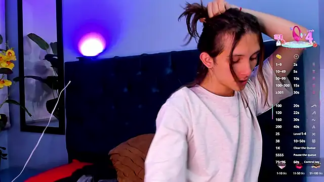 Snapshot of Feniix__ chatting on September 16, 5:19 am Feniix online show from September 16, 5:19 am