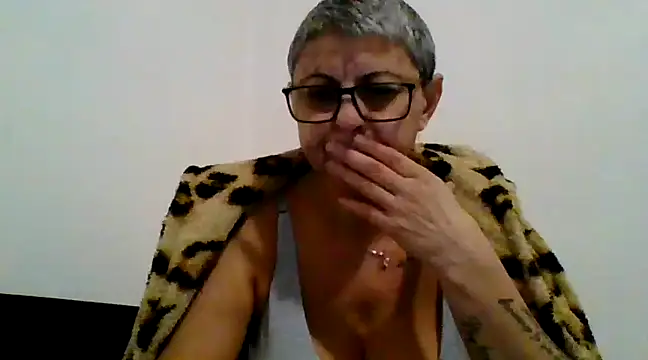 roseblak42 online show from February 14, 5:36 pm