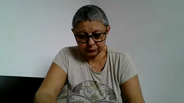 roseblak42 online show from December 3, 10:13 am