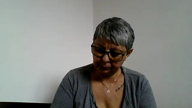 roseblak42 online show from February 24, 1:09 pm