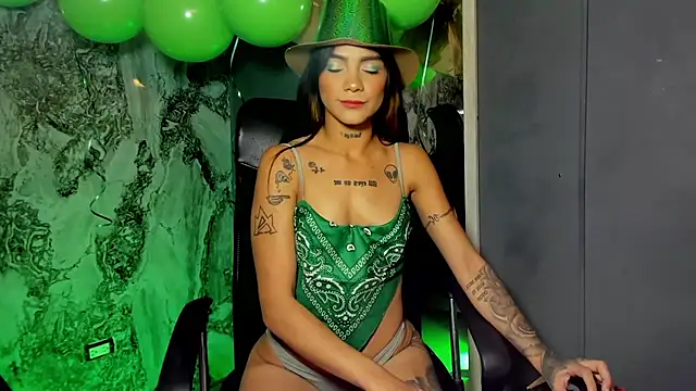 Trinna harperr online show from March 17, 11:21 pm
