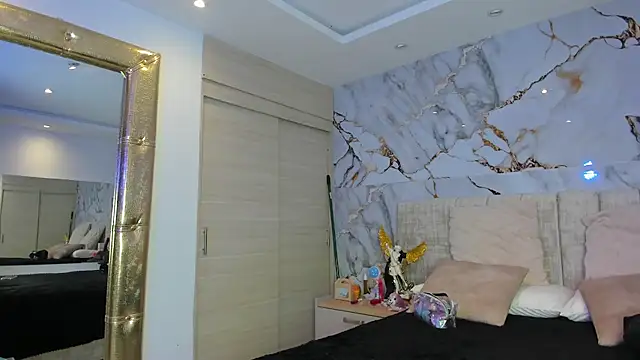 kiana cream online show from January 12, 11:59 am