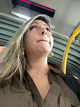  Abril-Office1 online show from December 18, 3:11 pm