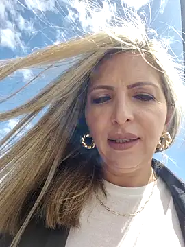  Abril-Office1 online show from February 7, 4:24 pm