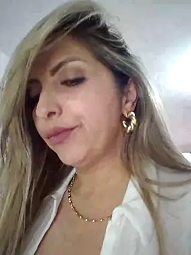  Abril-Office1 online show from March 4, 8:38 pm