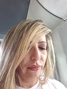  Abril-Office1 online show from March 20, 3:47 pm