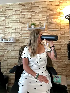  Abril-Office1 online show from October 17, 3:36 pm