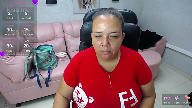 Snapshot of Penelope_Nipples_ chatting on February 5, 12:17 pm Penelope Nipples online show from February 5, 12:17 pm