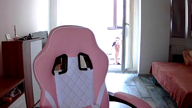 LovelyJulliette online show from September 29, 11:48 am